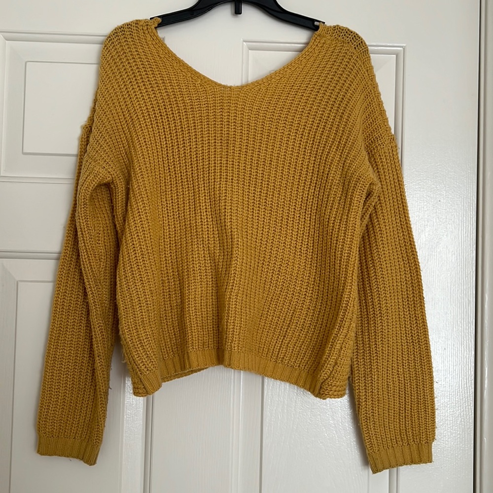 White Fawn Knot Yellow Girls Sweater- size girls large